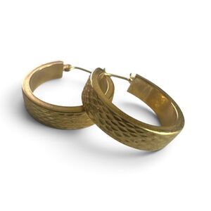 18K Yellow Gold Textured Hoop Earrings JJT J.J. Creation 4.38g Diamond Cut